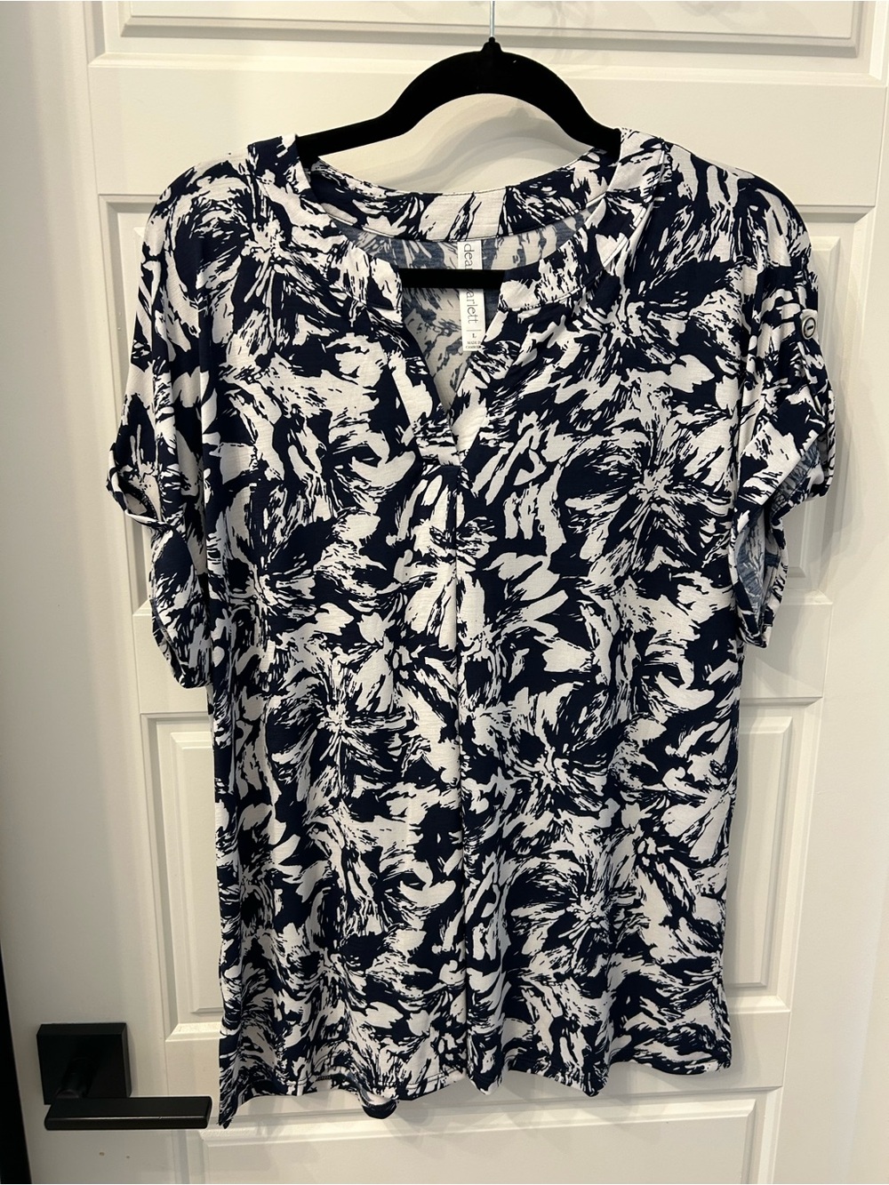 Dear Scarlett Navy and White Printed V-Neck Top WRINKLE FREE